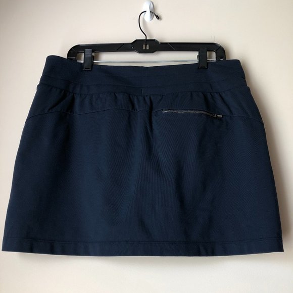 ATHLETA TENNIS SKORTS. - Picture 3 of 6